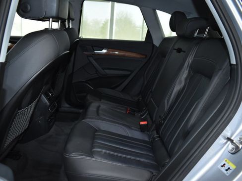 Used 2023 Audi Q5 2.0T Premium Plus w/ Premium Plus Package AWD/4WD image 31