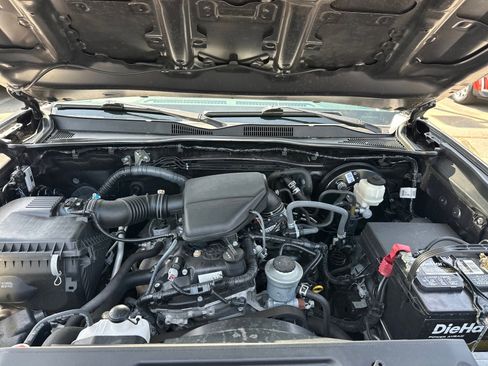 Used 2023 Toyota Tacoma SR5 RWD image 17