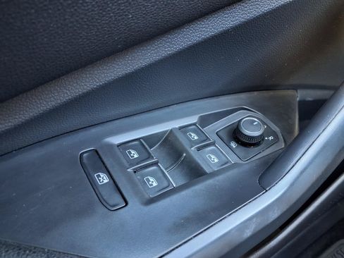 Used 2022 Volkswagen Jetta SEL FWD image 19