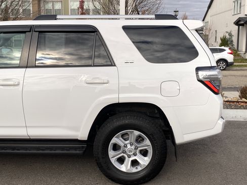 Used 2022 Toyota 4Runner SR5 image 4