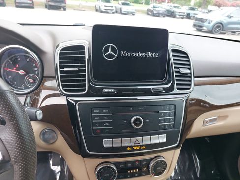 Used 2018 Mercedes-Benz GLE 350 4MATIC image 19