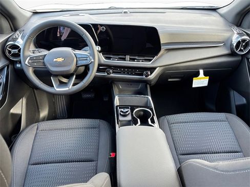 New 2026 Chevrolet Equinox LT image 10