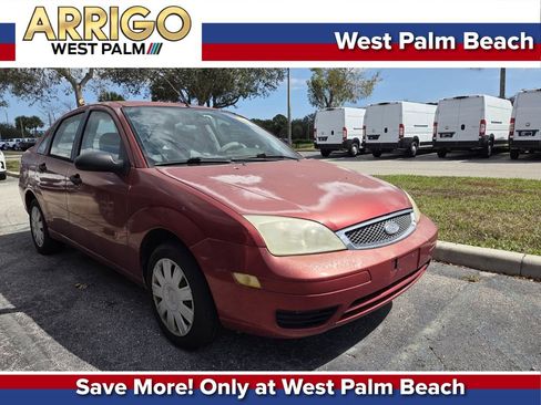 Used 2005 Ford Focus ZX4 Sedan image 1