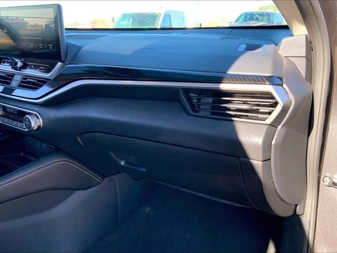 Used 2023 Nissan Altima 2.0 SR image 38