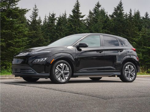 Certified 2023 Hyundai Kona SE w/ Cargo Package FWD image 1