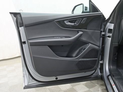 Used 2021 Audi Q8 Prestige w/ Prestige Package image 36