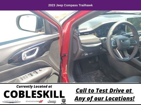 Used 2023 Jeep Compass Trailhawk image 13