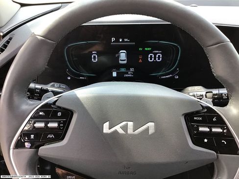 Used 2023 Kia Niro FWD image 8