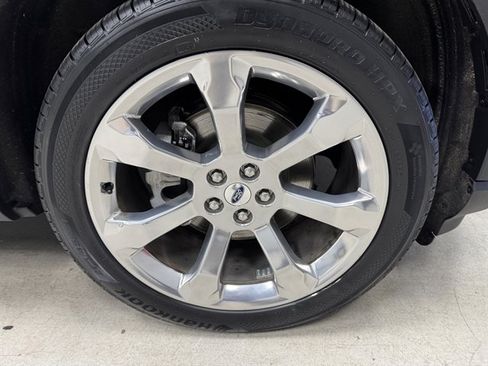 Used 2020 Ford Explorer Platinum w/ Premium Technology Package image 9