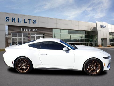 Used 2025 Ford Mustang Premium image 4