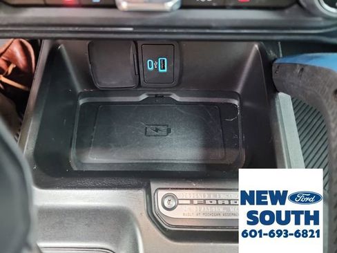 Used 2023 Ford Bronco Wildtrak image 26