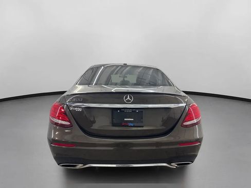 Used 2017 Mercedes-Benz E 300 image 8