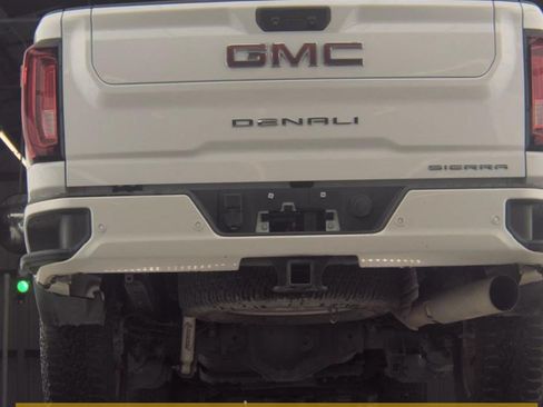 Used 2020 GMC Sierra 2500 Denali w/ Denali Ultimate Package AWD/4WD image 7