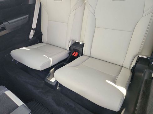 Used 2017 Volvo XC90 T6 Momentum w/ Vision Package AWD/4WD image 35