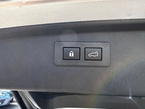 Used 2025 Subaru Outback Limited AWD/4WD image 28