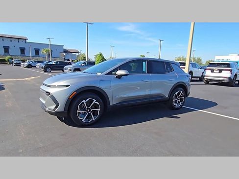 New 2026 Chevrolet Equinox EV LT w/ Comfort Package image 16