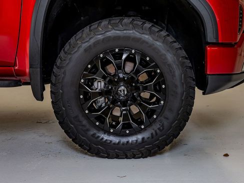 Used 2024 GMC Sierra 1500 AT4 w/ Technology Package AWD/4WD image 11
