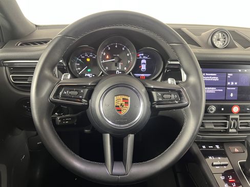 Used 2022 Porsche Macan w/ Premium Package Plus image 12