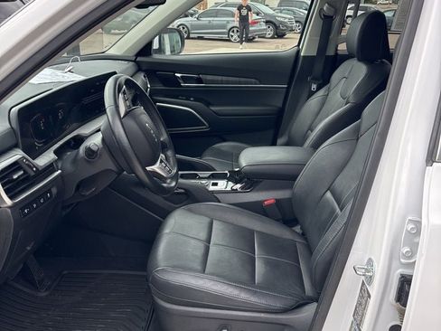 Used 2024 Kia Telluride EX w/ EX Captain's Chair Package AWD/4WD image 12