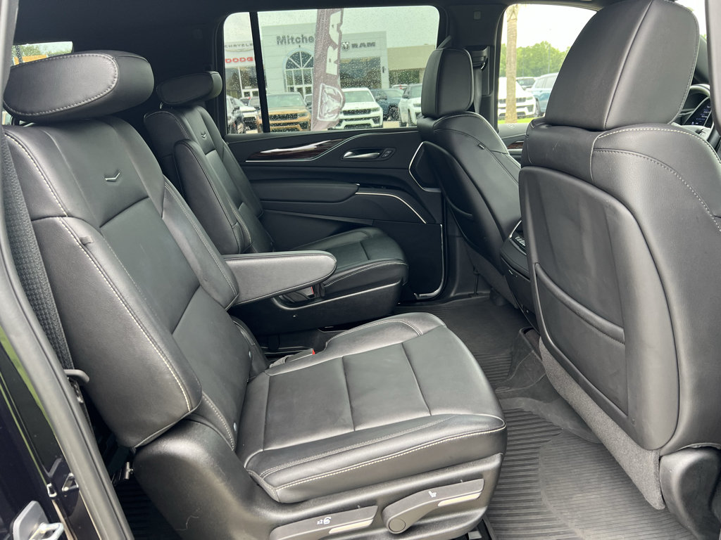 Used 2023 Cadillac Escalade ESV Luxury AWD/4WD image 14
