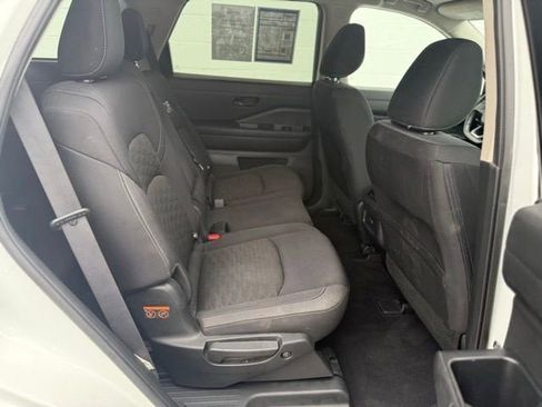 Used 2023 Nissan Pathfinder SV AWD/4WD image 14