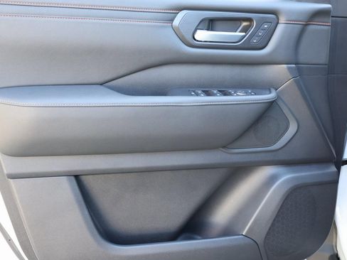 Used 2025 Nissan Armada PRO-4X w/ Pro-4X Premium Package image 10