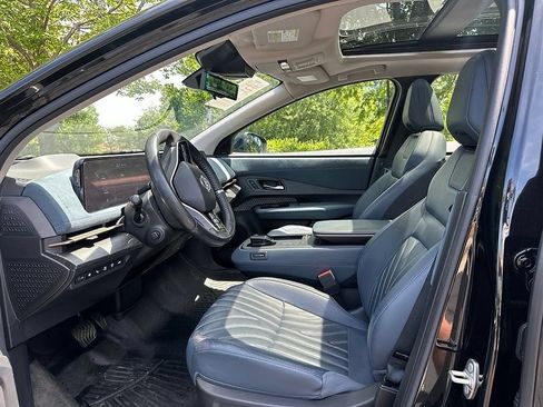 Used 2023 Nissan Ariya AWD/4WD image 6