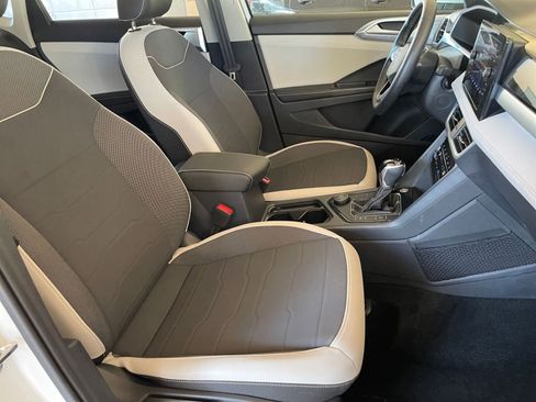 Used 2025 Volkswagen Taos SE image 36