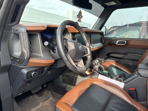 Used 2024 Ford Bronco Outer Banks image 13