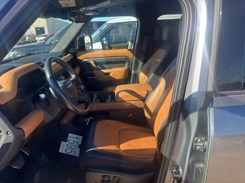 Used 2021 Land Rover Defender 110 X image 3