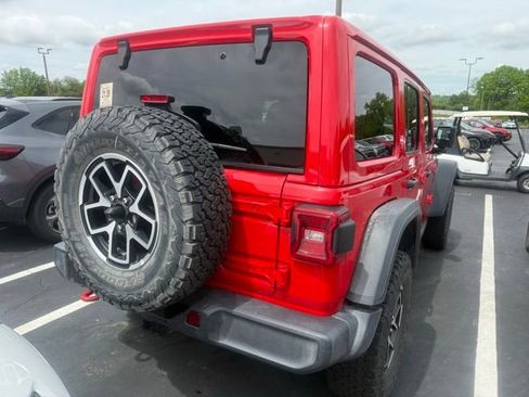 Used 2025 Jeep Wrangler Unlimited Rubicon AWD/4WD image 10