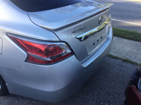 Used 2014 Nissan Altima 2.5 S w/ Sport Value Package image 10