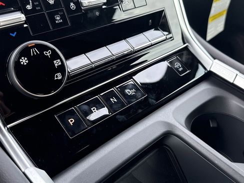 New 2026 Nissan Armada SL w/ Captain's Chari Seat Package image 27