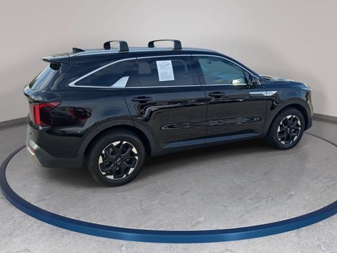 Used 2025 Kia Sorento S w/ Panoramic Sunroof Package FWD image 5