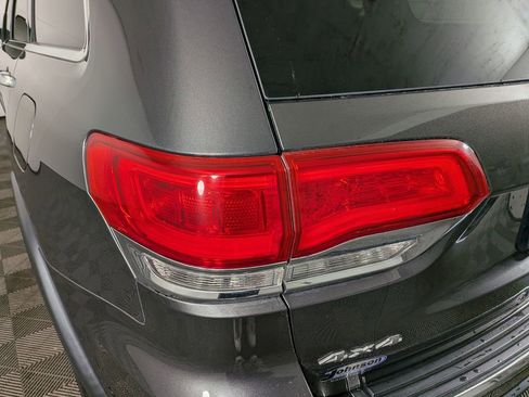 Used 2016 Jeep Grand Cherokee Limited image 12