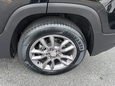 Used 2024 GMC Terrain SLT image 35