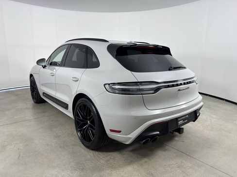 Certified 2025 Porsche Macan GTS image 3