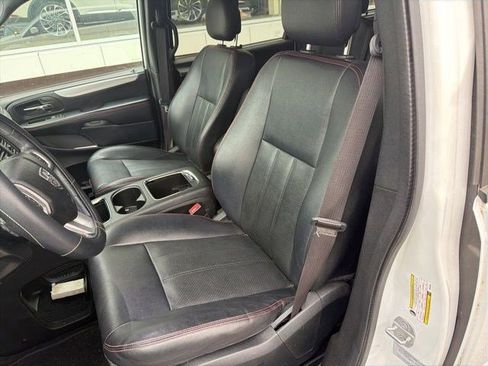 Used 2017 Dodge Grand Caravan GT FWD image 14