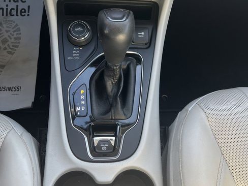 Used 2019 Jeep Cherokee Limited w/ Technology Group image 26