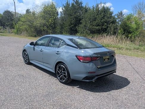 Used 2024 Nissan Sentra SR image 3
