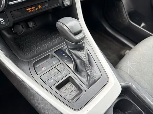 Used 2021 Toyota RAV4 XLE AWD/4WD image 15