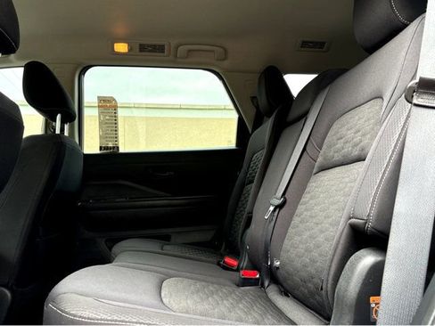 Certified 2024 Nissan Pathfinder S FWD image 18