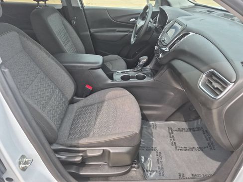 Used 2024 Chevrolet Equinox LT FWD image 30