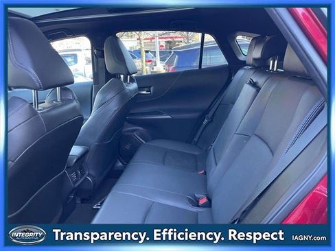 Used 2023 Toyota Venza Limited image 12