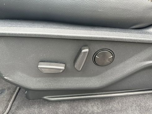 New 2025 Ford F150 Lariat w/ Equipment Group 501A Mid image 10