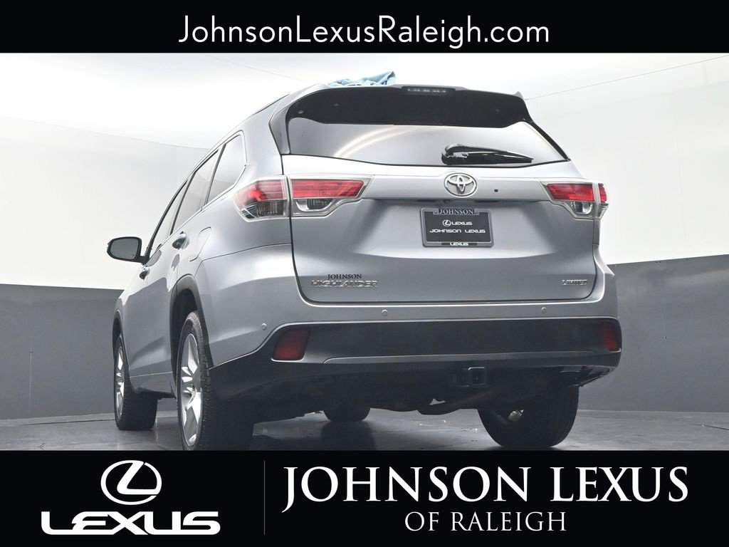 Used 2016 Toyota Highlander Limited Platinum FWD image 18