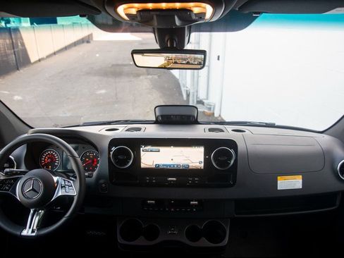 New 2025 Mercedes-Benz Sprinter 2500 image 30