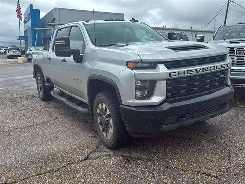 Used 2023 Chevrolet Silverado 2500 Custom w/ Custom Value Package AWD/4WD image 4