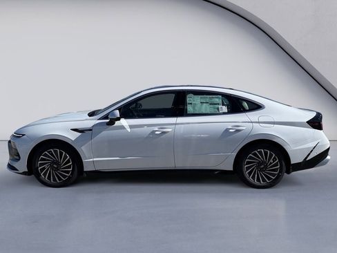 New 2026 Hyundai Sonata Limited image 2