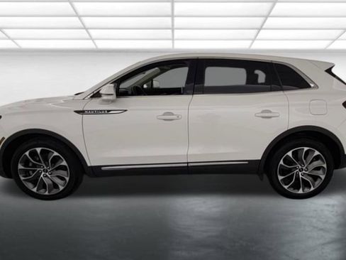 Used 2022 Lincoln Nautilus Reserve AWD/4WD image 4